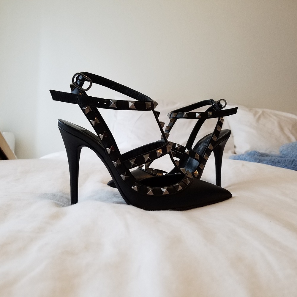 Valentino Rockstud Leather Pumps Black Studded 4